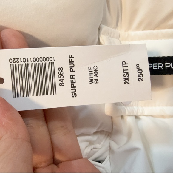 NWT 84568 Aritzia Super puff white XXS 700fill - Picture 6 of 6
